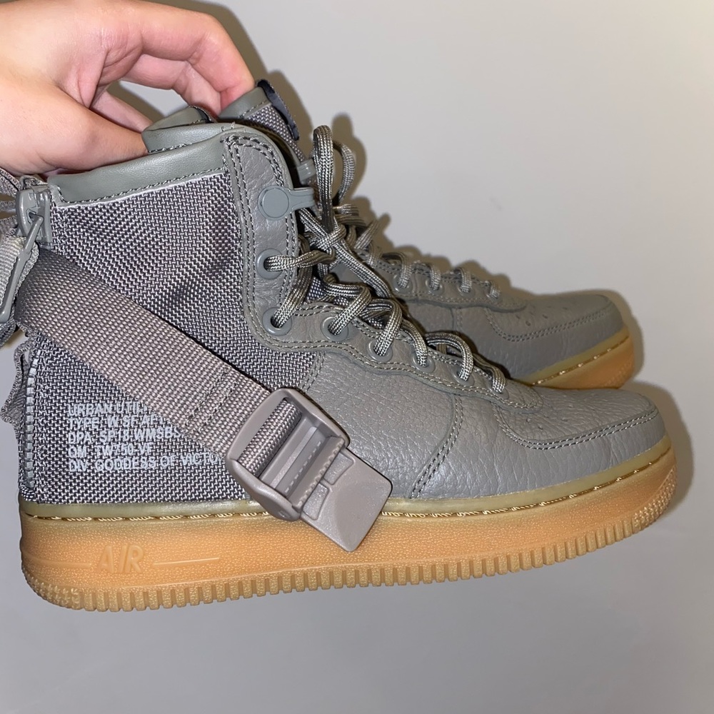 SF Air Force 1 woman’s